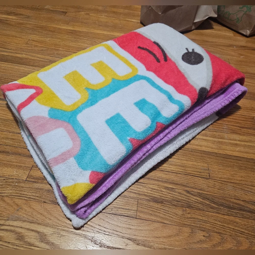 Squishmallows Throw Blanket Feelin' Mallow With Cam Cat, Fifi Fox & Winston Owl - Picture 5 of 6